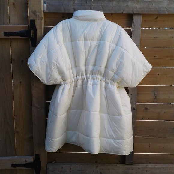 Cream puffer poncho - Picture 9 of 10